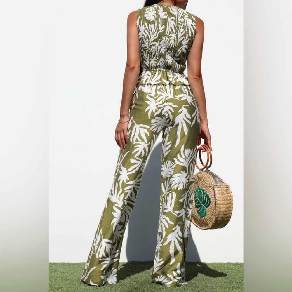 #29 Tropic Elegance Pant Set - Picture 2 of 6